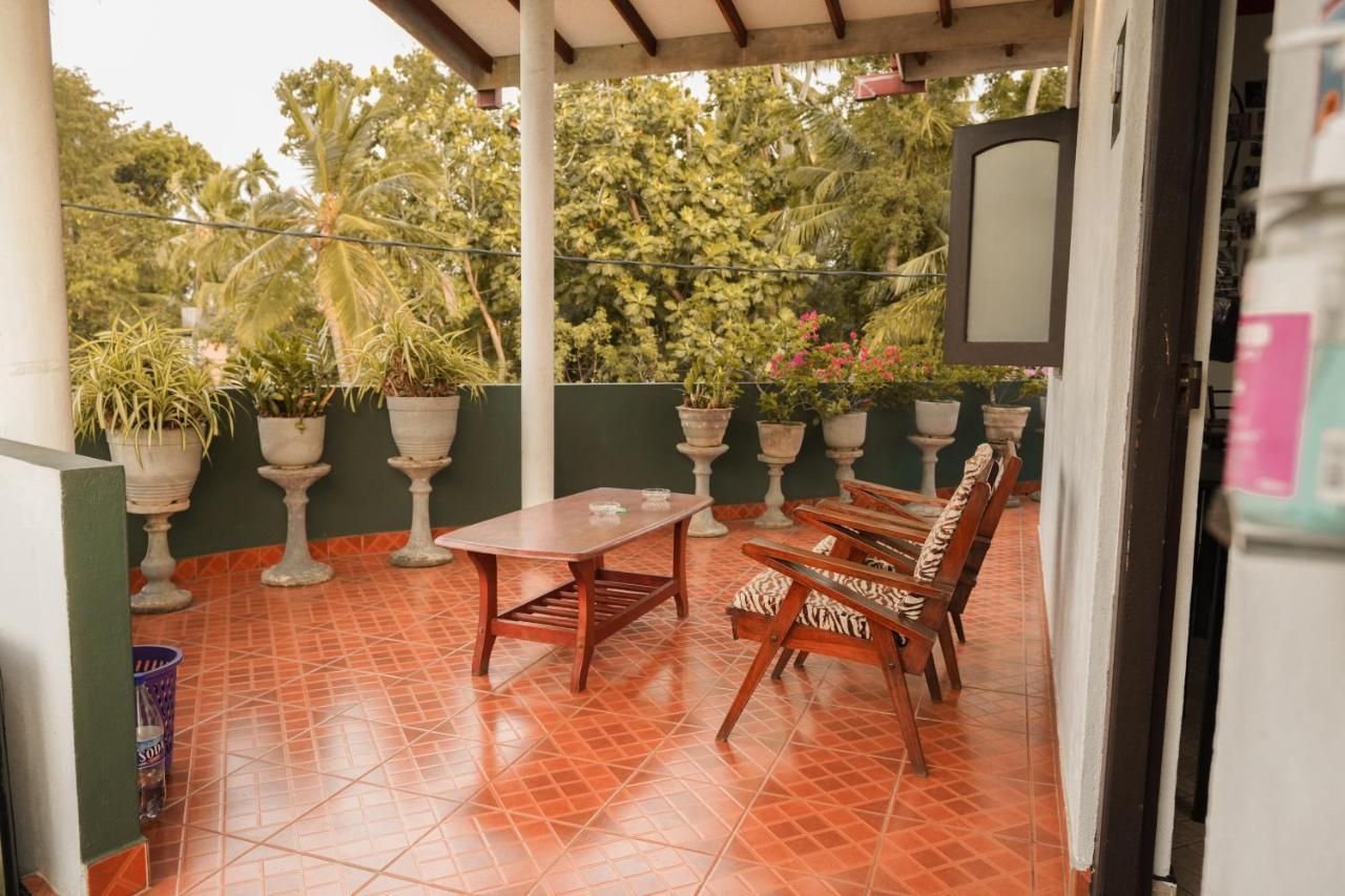 Lilly Palace Villa Guest House Негомбо Экстерьер фото