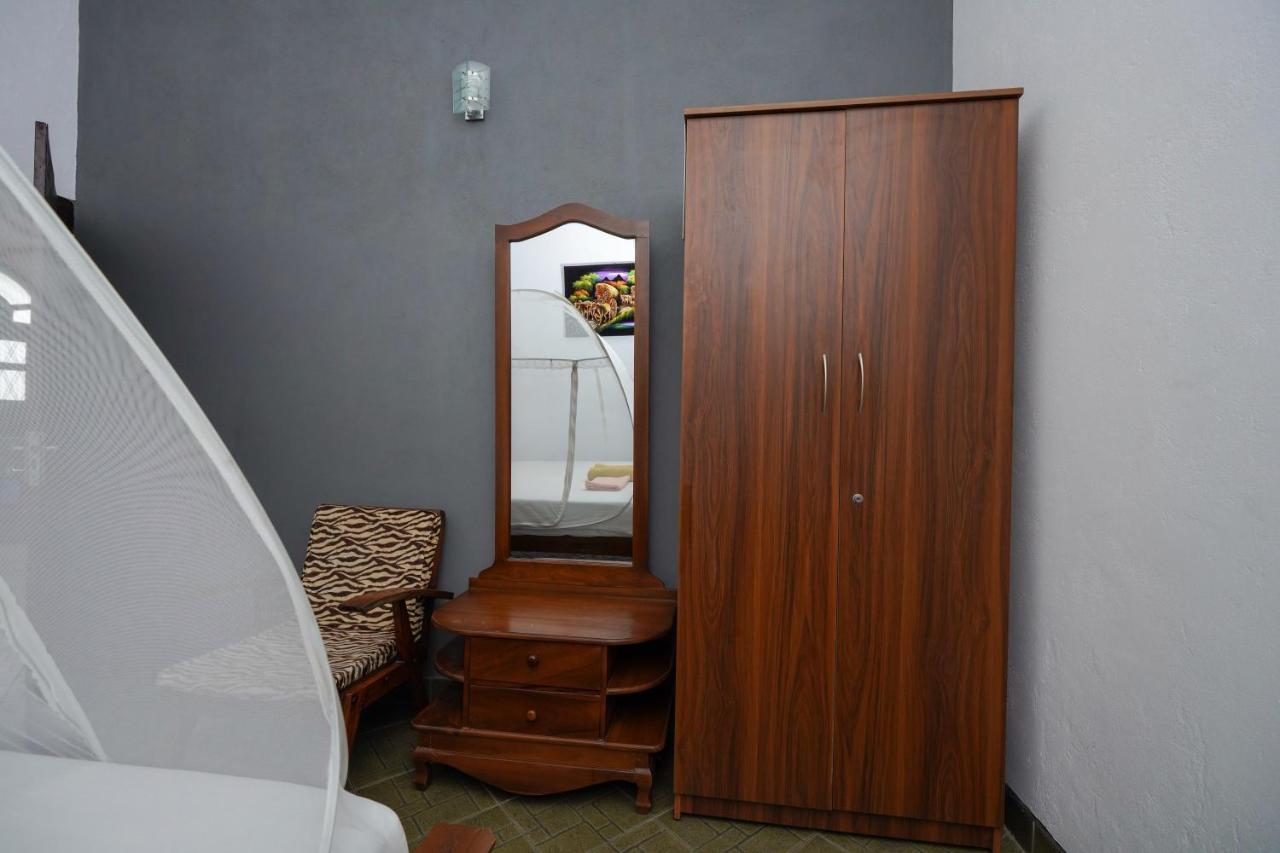 Lilly Palace Villa Guest House Негомбо Экстерьер фото